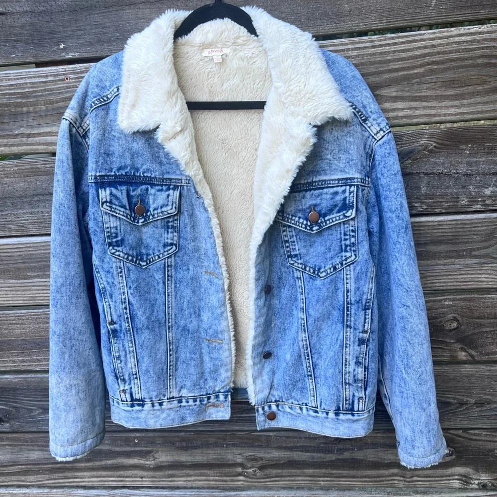 A.Peach Oversized Retro Denim Jacket Extremely Soft Faux Fur Lining